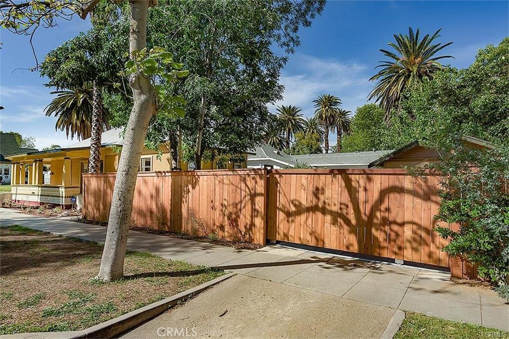 3894 Pine Street Riverside, CA 92501 - Photo 4 of 11