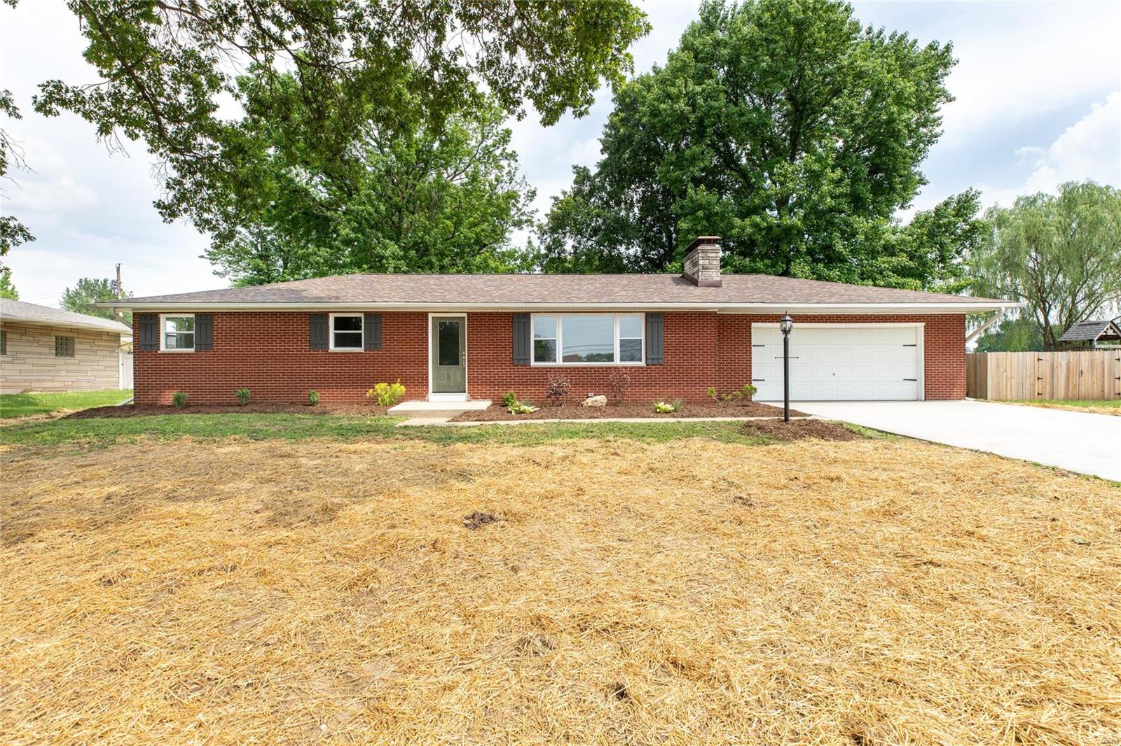 6024 Old Alton Road Granite City, IL 62040 - Photo 1 of 36 Gallery Image 1