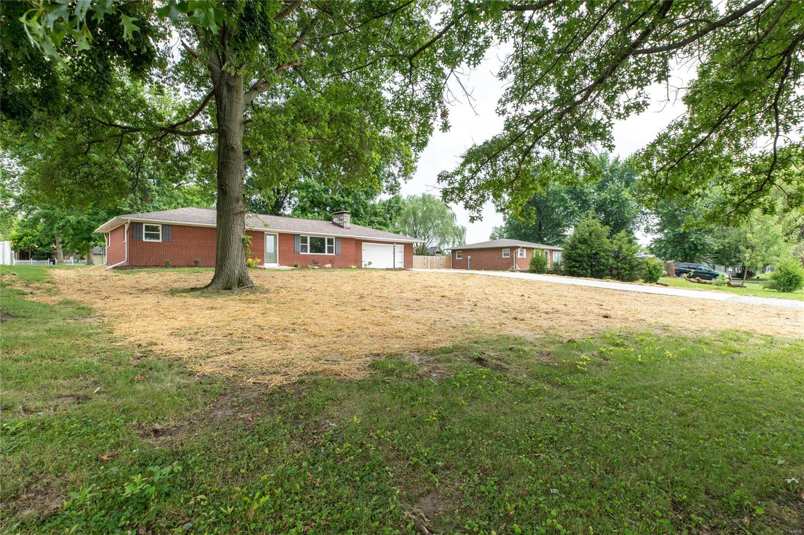 6024 Old Alton Road Granite City, IL 62040 - Photo 2 of 36 Gallery Image 2