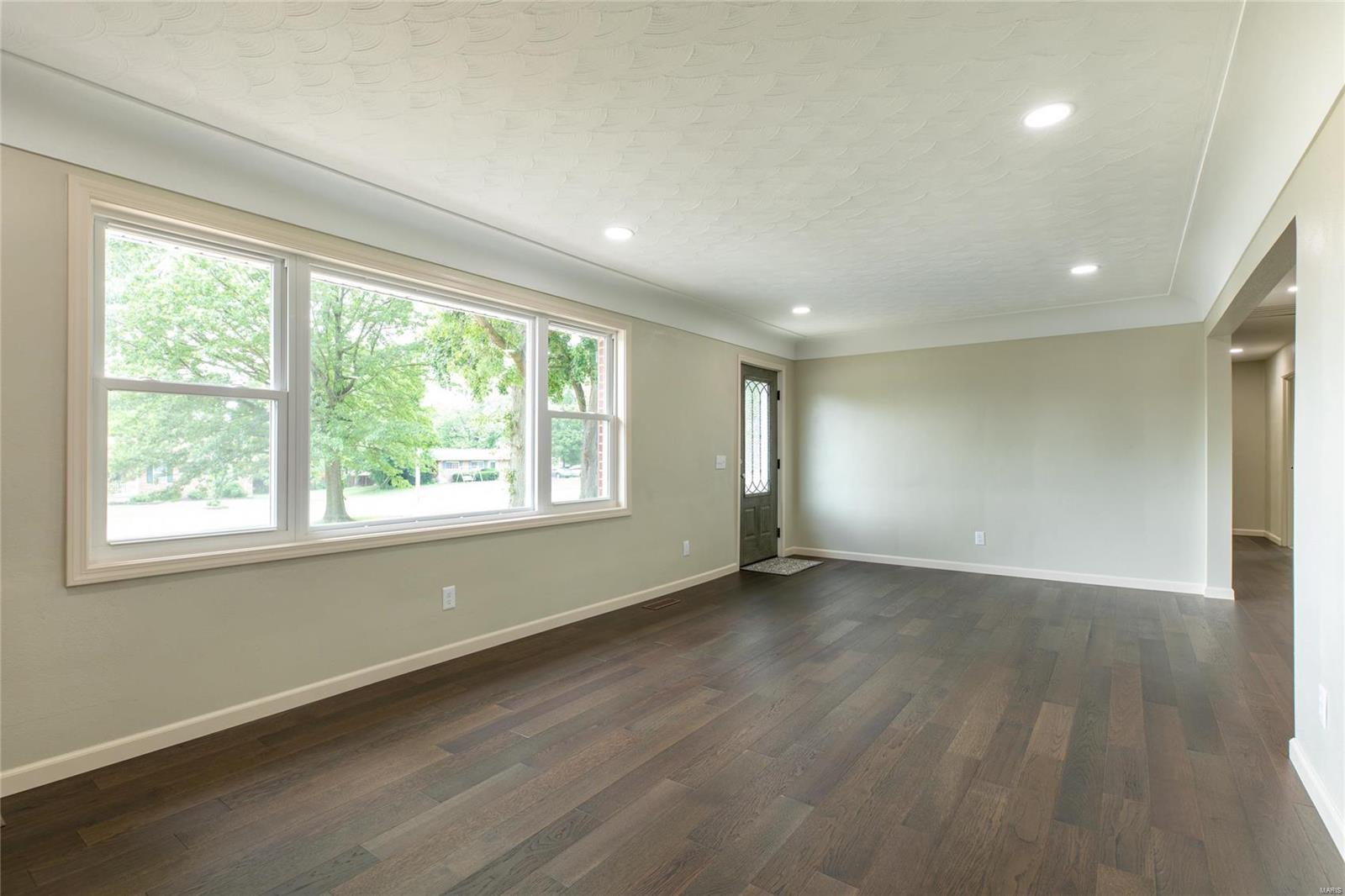 6024 Old Alton Road Granite City, IL 62040 - Photo 4 of 36 Gallery Image 4