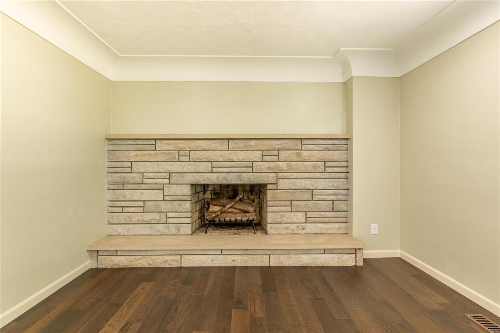 6024 Old Alton Road Granite City, IL 62040 - Photo 6 of 36 Gallery Image 6