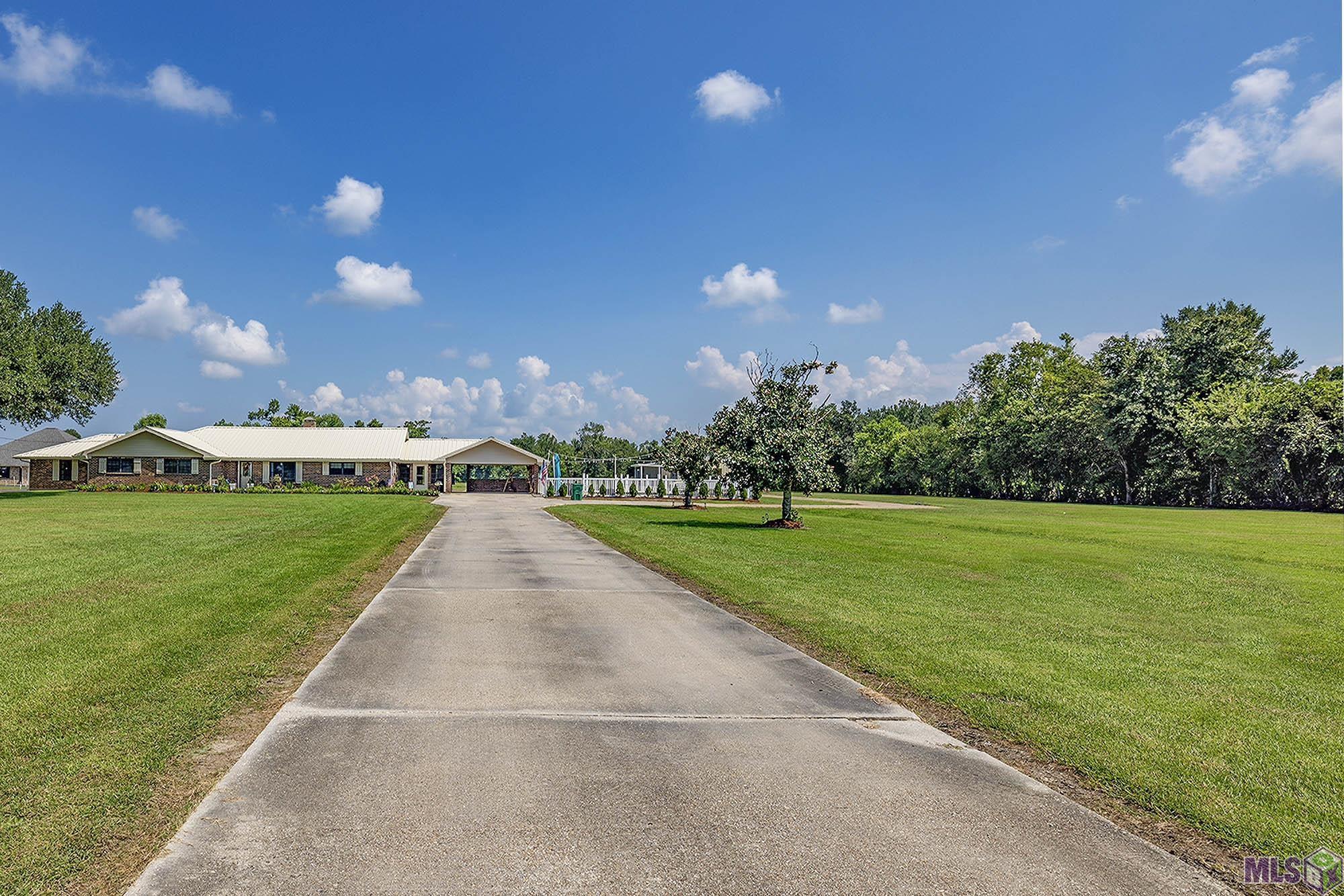 920 Bayou Blue Road Houma, LA 70364 - Photo 3 of 26 Gallery Image 3