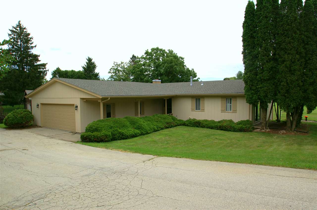 7375 McCurry Road Roscoe, IL 61073 - Photo 1 of 25 Gallery Image 1