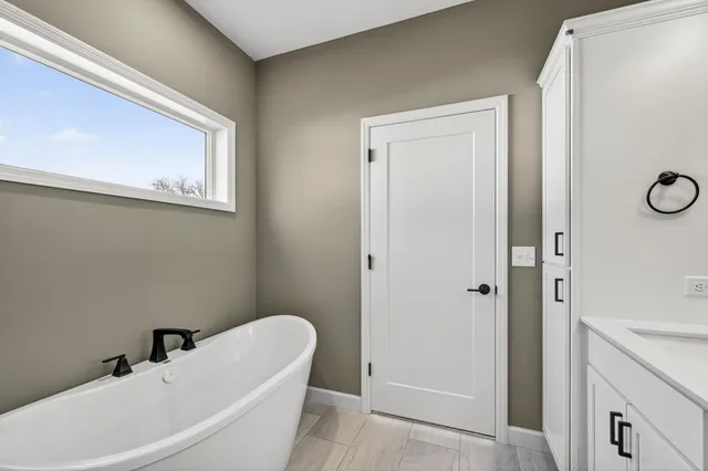 $674,900 | 924 Yellowcrest Street Southwest, Delano, MN 55328