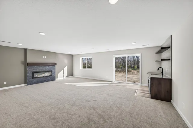 $674,900 | 924 Yellowcrest Street Southwest, Delano, MN 55328