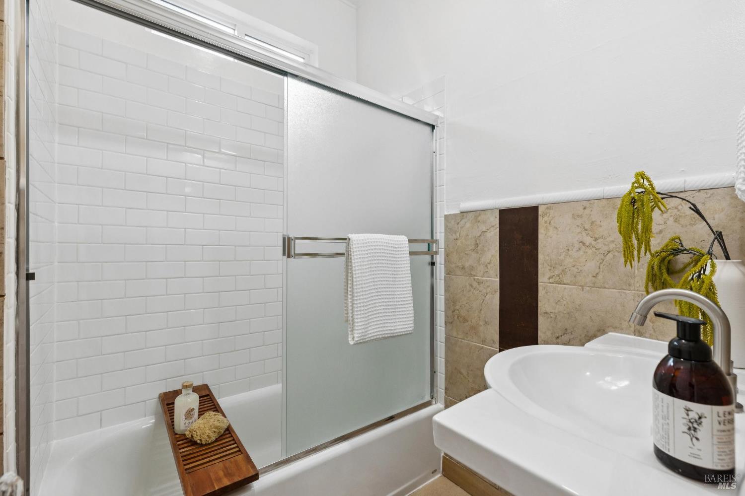 44-46 Martens Boulevard San Rafael, CA 94901 - Photo 17 of 27