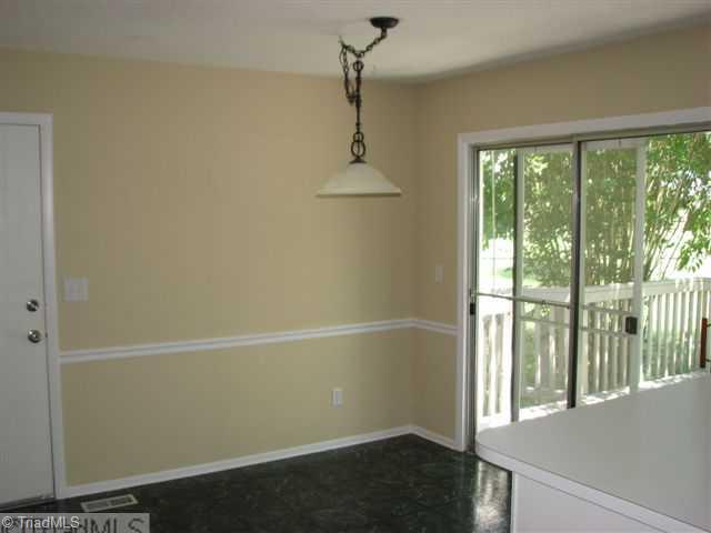2046 Fox Run Road Burlington, NC 27215 - Photo 4 of 12 Kitchen. Sunny eat-in area