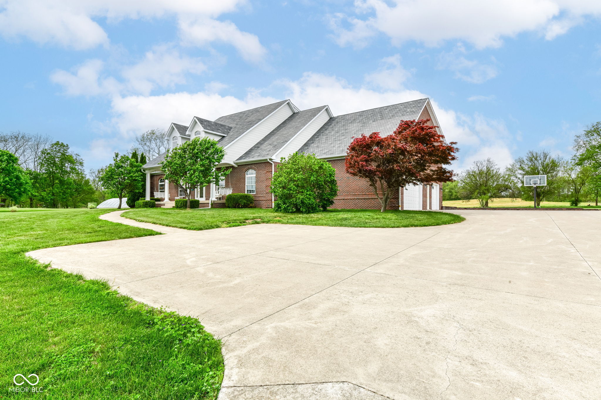 5264 Rocklane Road Greenwood, IN 46143 - Photo 3 of 69