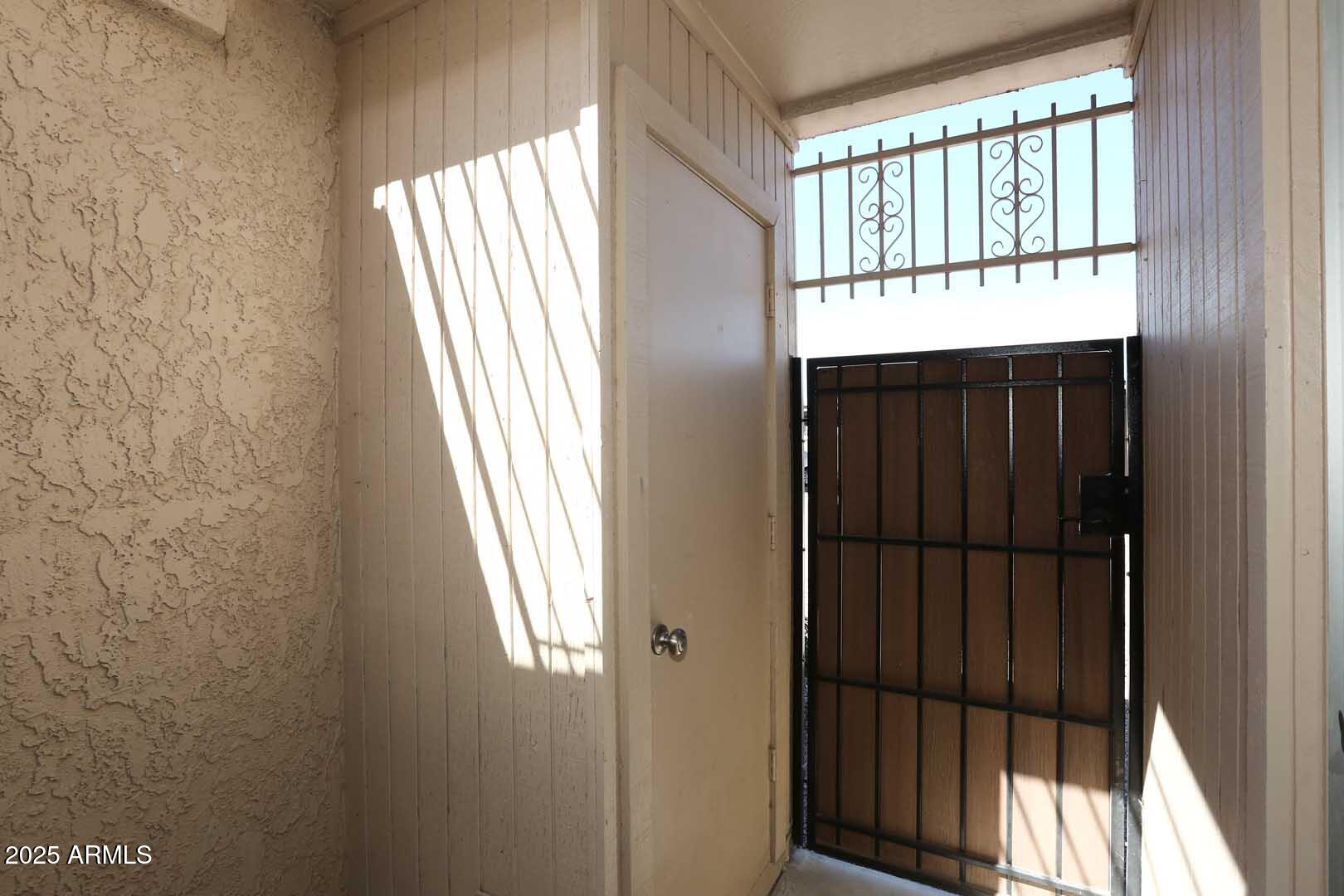 93 North Cooper Road, Unit 32 Chandler, AZ 85225 - Photo 21 of 33 a bathroom with a window and a shower