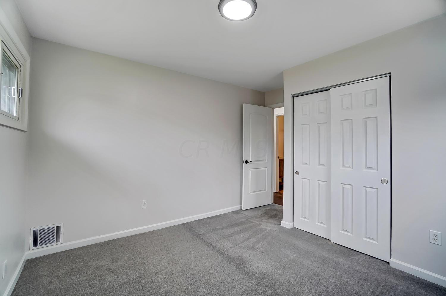 3571 Gerbert Road Columbus, OH 43224 - Photo 16 of 31