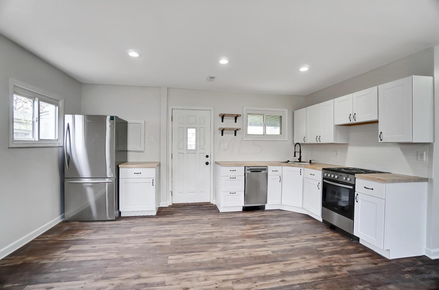 3571 Gerbert Road Columbus, OH 43224 - Photo 2 of 31