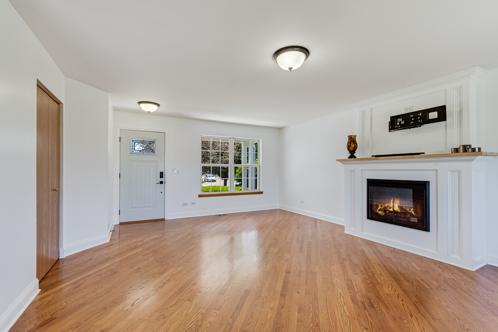 6413 Silver Ridge Drive Plainfield, IL 60586 - Photo 4 of 35