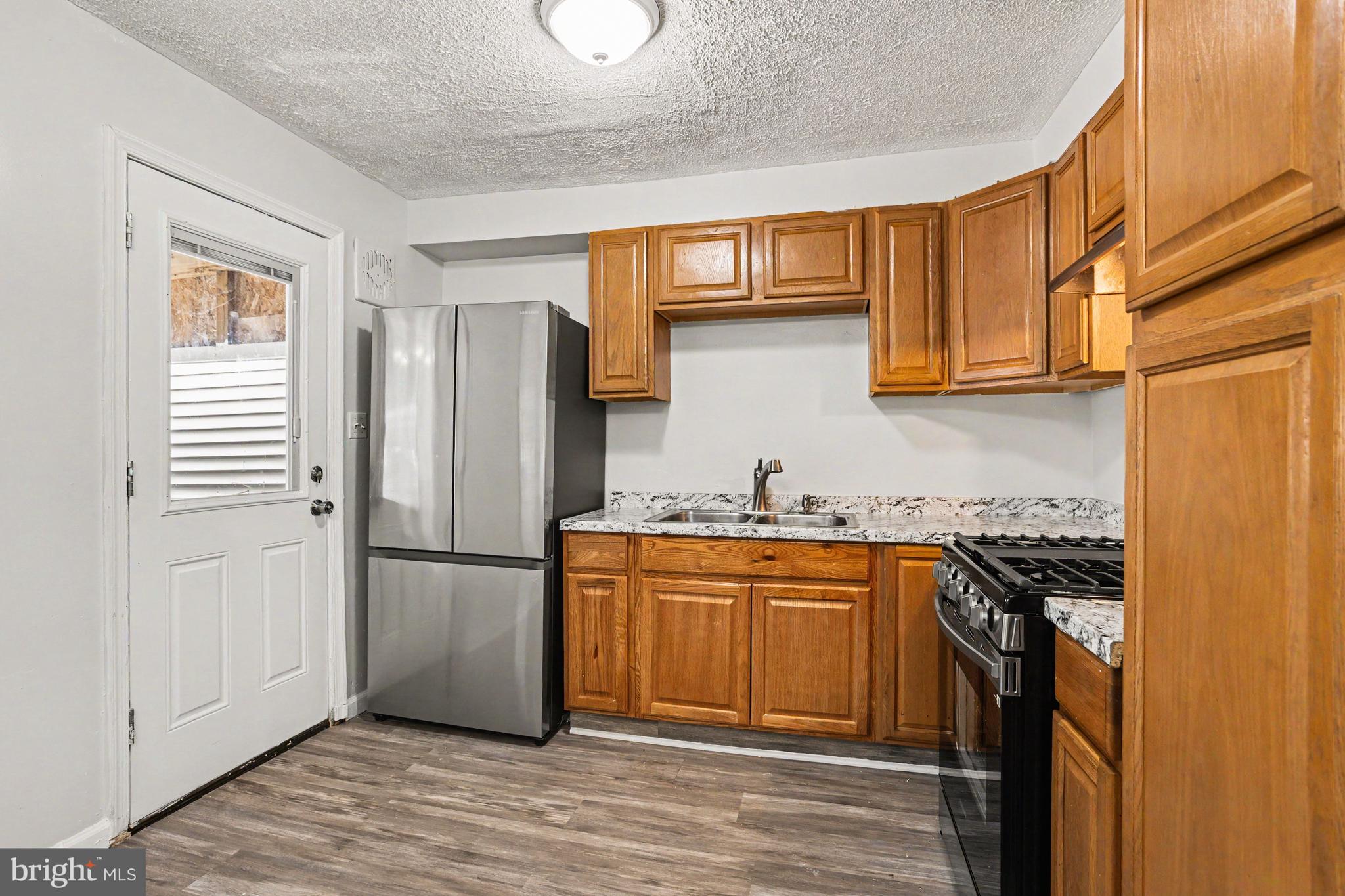 127 Bladen Road Baltimore, MD 21221 - Photo 10 of 31 Updated cabinets