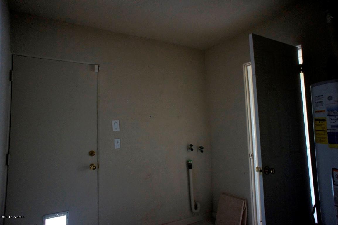 1750 West Bethany Home Road Phoenix, AZ 85015 - Photo 15 of 20 Laundry Room