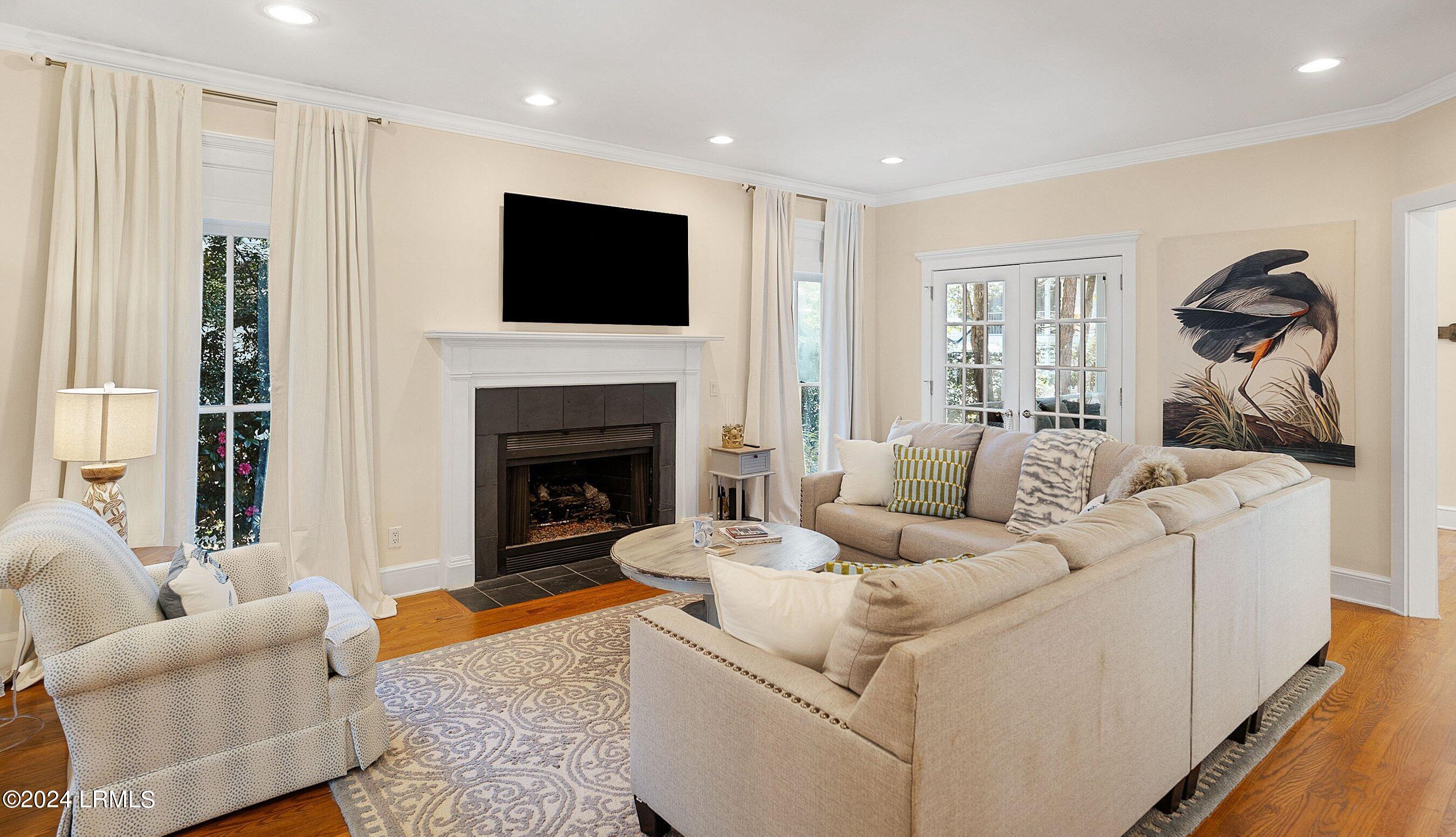 15 Newpoint Road Beaufort, SC 29907 - Photo 5 of 60 DSC08101-35-1.jpg-SMALL
