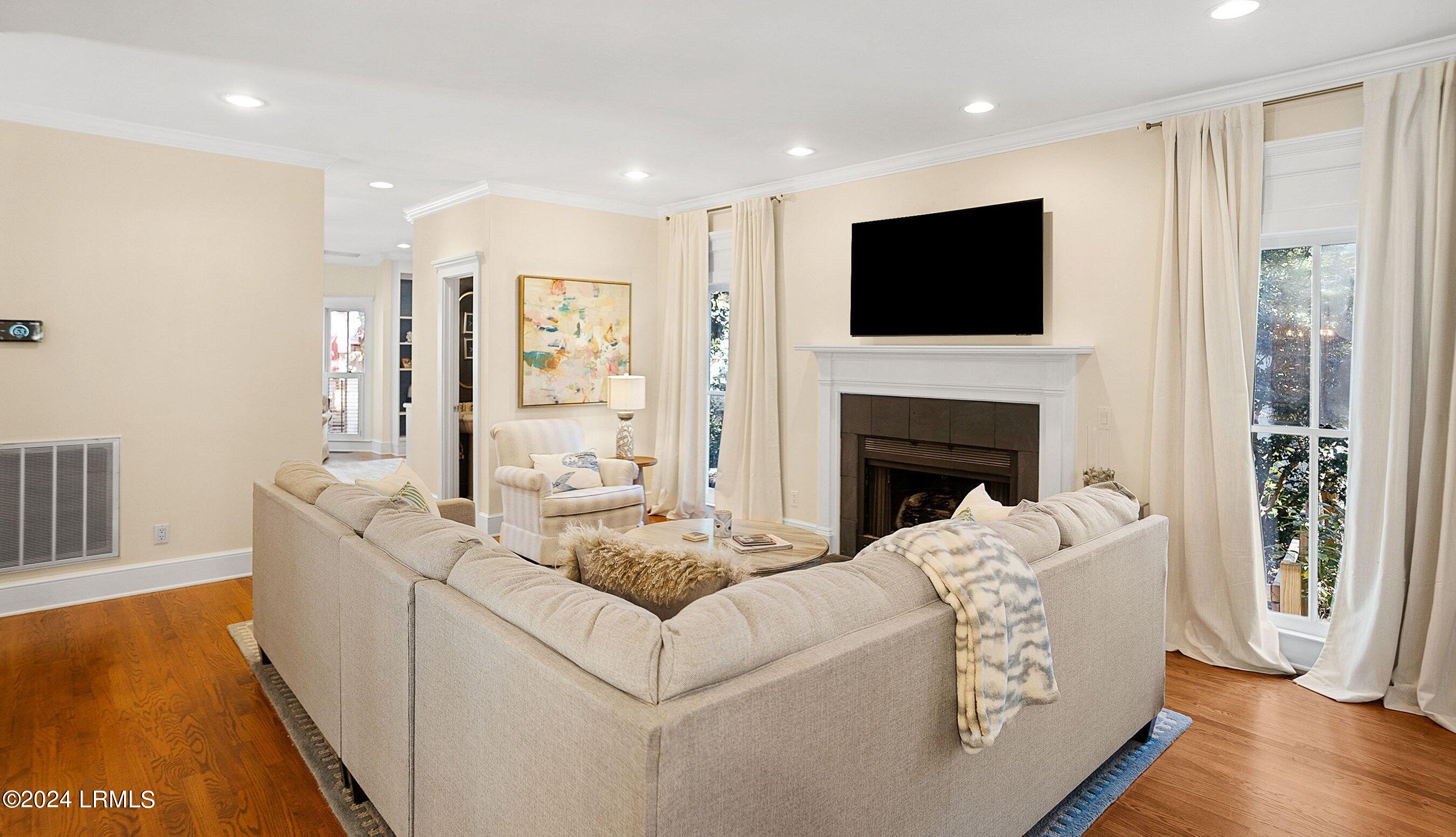 15 Newpoint Road Beaufort, SC 29907 - Photo 7 of 60 DSC08111-45-1.jpg-SMALL