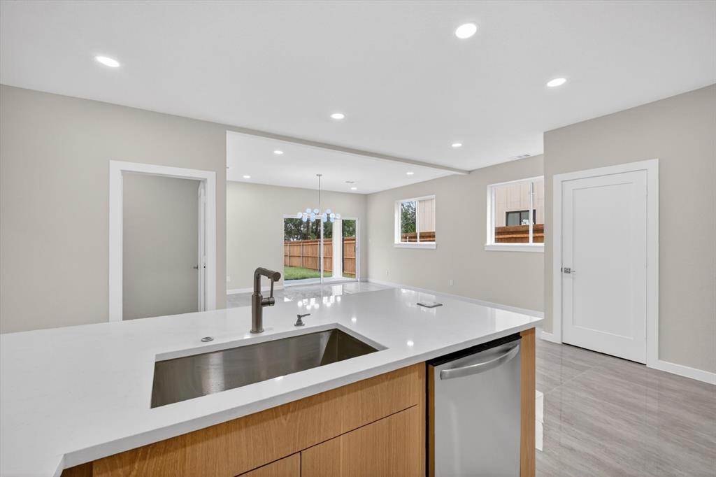 109 Rolston Road Irving, TX 75060 - Photo 12 of 34