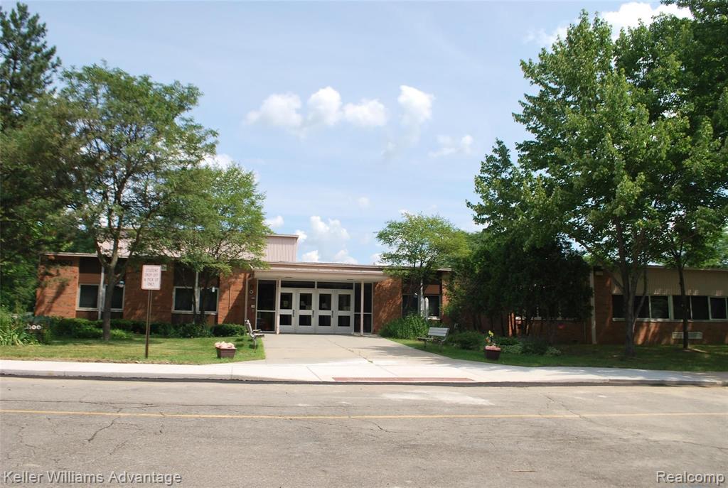 30209 Barwell Road Farmington Hills, MI 48334 - Photo 33 of 35