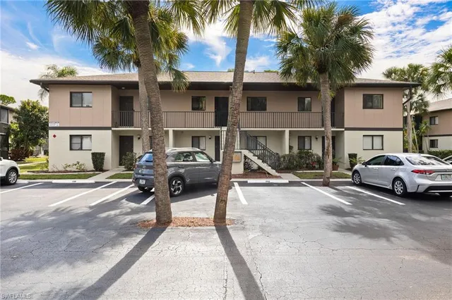 $1,400 | 1231 Barrett Road, Unit 1005, North Fort Myers, FL 33903