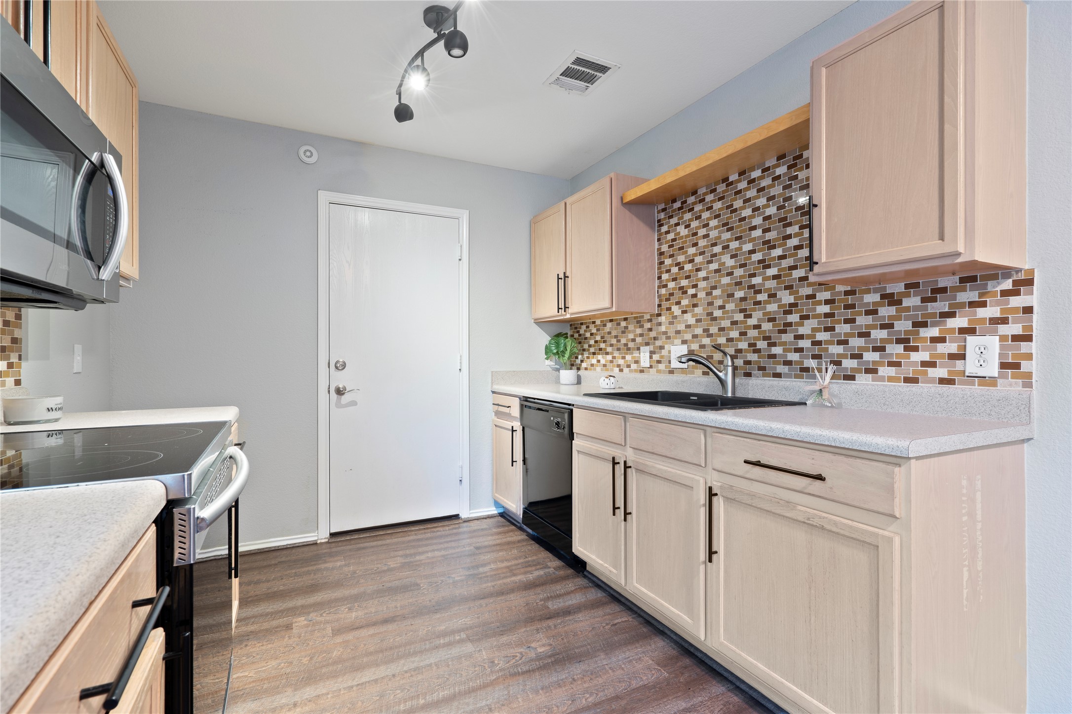 8609 Claude Court Austin, TX 78747 - Photo 4 of 30