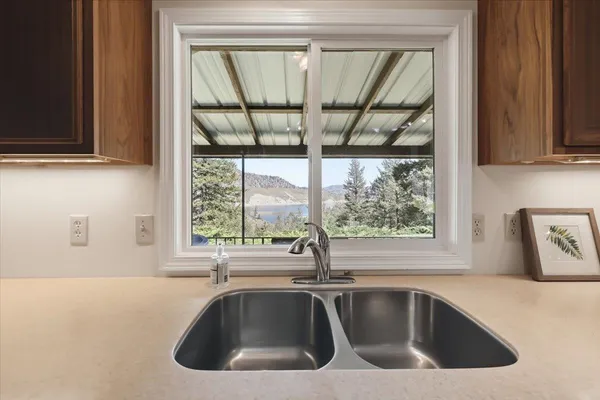 $399,000 | 38738 Sterling Valley Road North, Lincoln, WA 99147