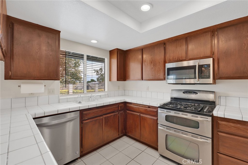23333 Taos Road Apple Valley, CA 92307 - Photo 16 of 59
