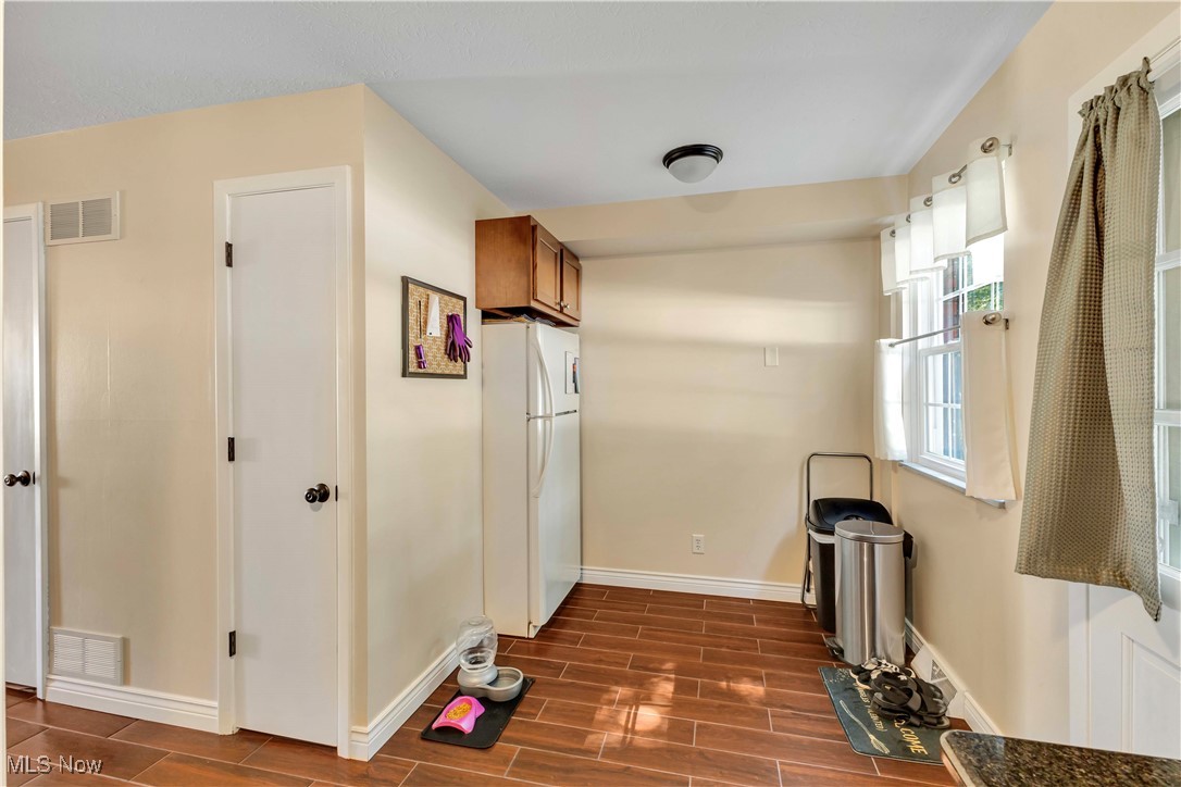 20187 Grannis Road Cleveland, OH 44126 - Photo 6 of 23 Gallery Image 6