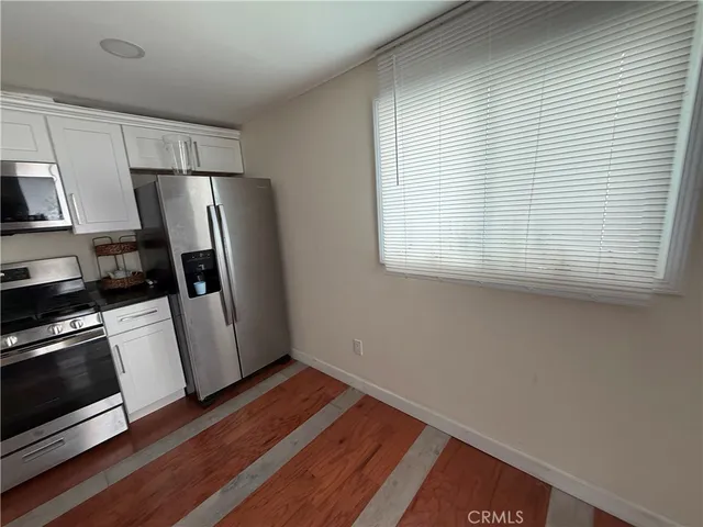 $1,975 | 24001 Bessemer Street, Woodland Hills, CA 91367