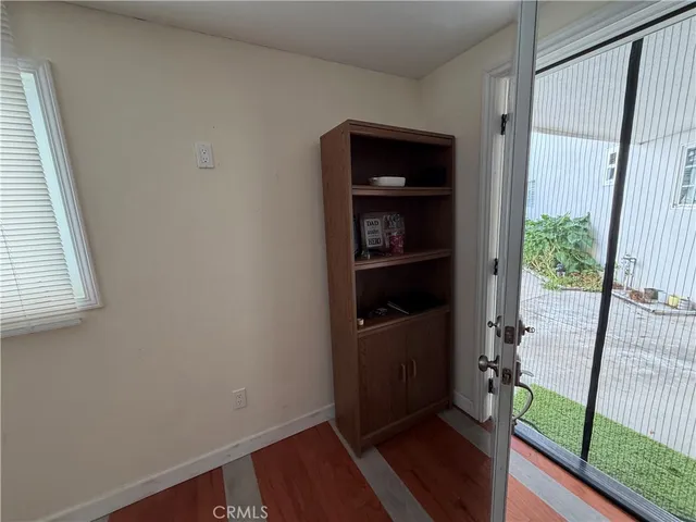 $1,975 | 24001 Bessemer Street, Woodland Hills, CA 91367