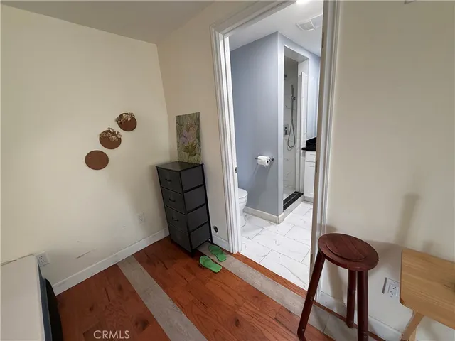 $1,975 | 24001 Bessemer Street, Woodland Hills, CA 91367