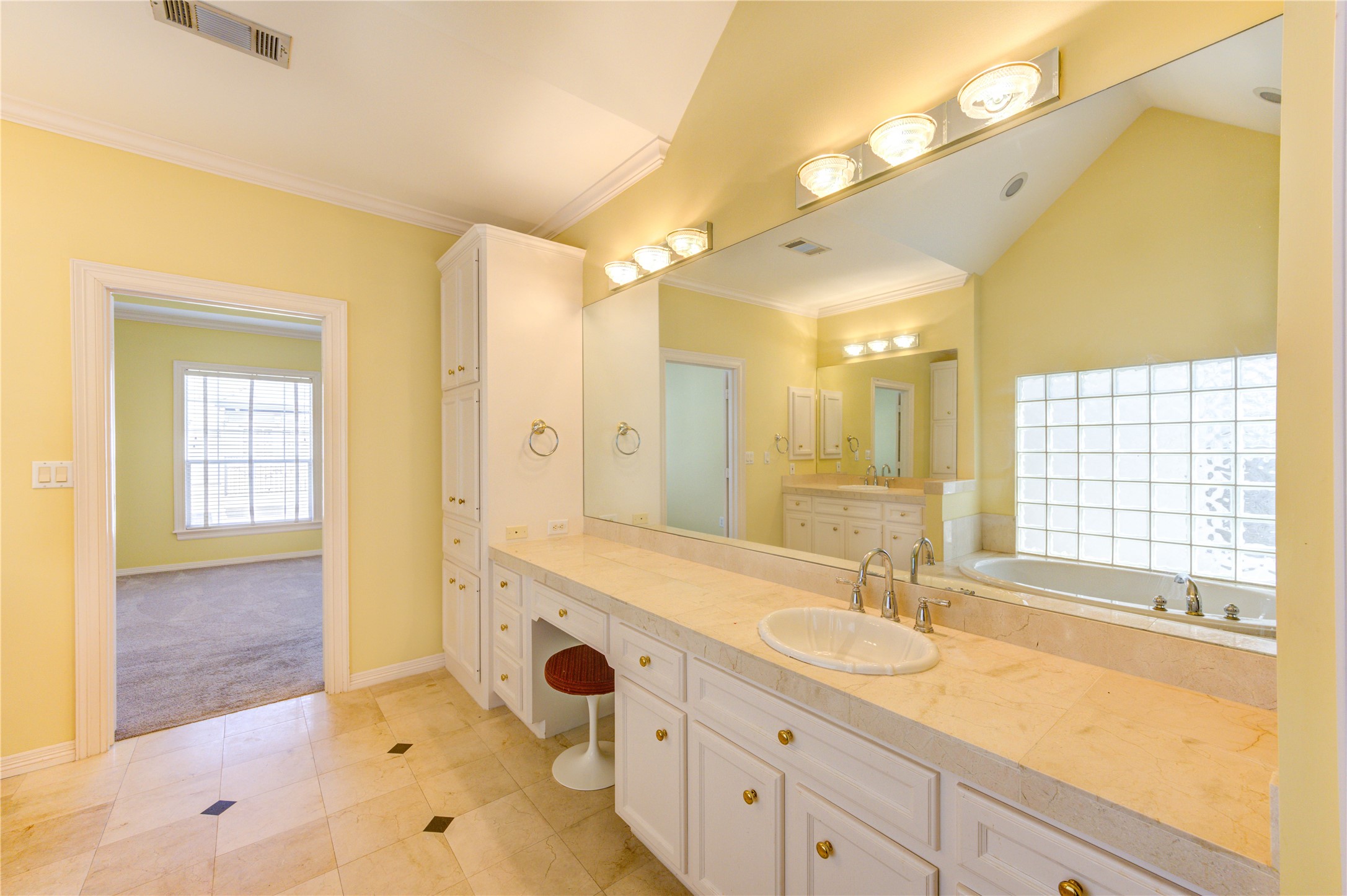 2124 Nantucket Drive, Unit B Houston, TX 77057 - Photo 29 of 35