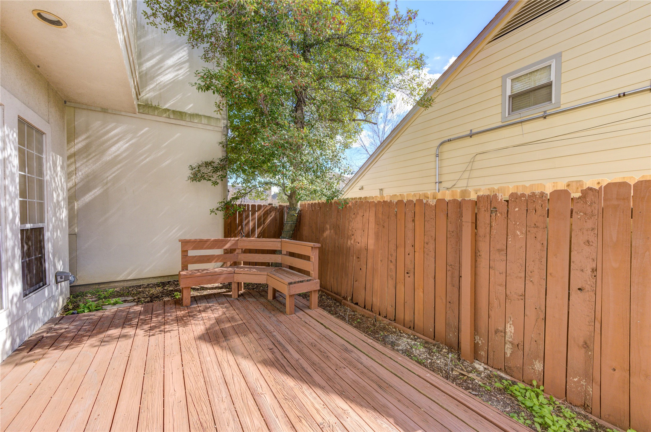 2124 Nantucket Drive, Unit B Houston, TX 77057 - Photo 34 of 35 Private patio located off the kitchen area