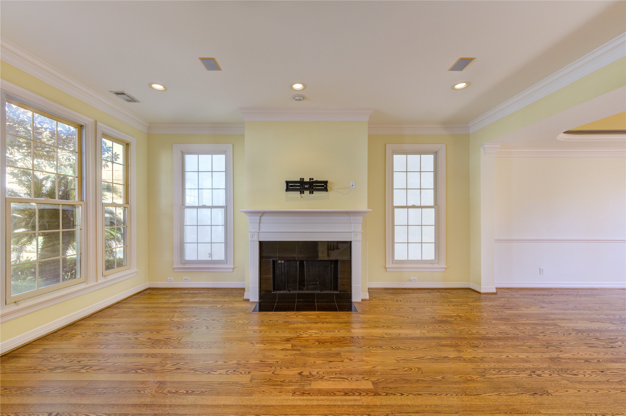 2124 Nantucket Drive, Unit B Houston, TX 77057 - Photo 6 of 35