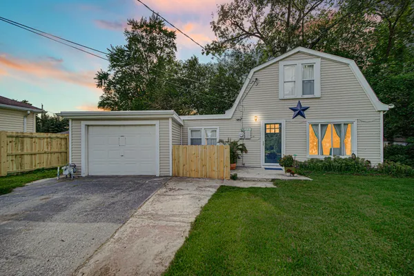 $289,900 | 9044 Kennedy Avenue, Highland, IN 46322