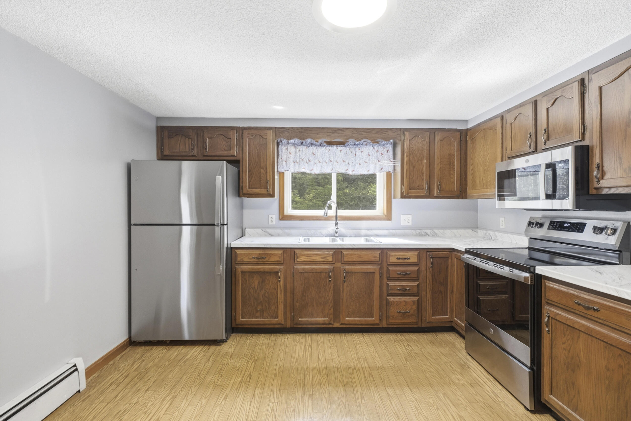 174 Davis Road Fairfield, ME 04937 - Photo 13 of 47 174_davis_ln-interior-06
