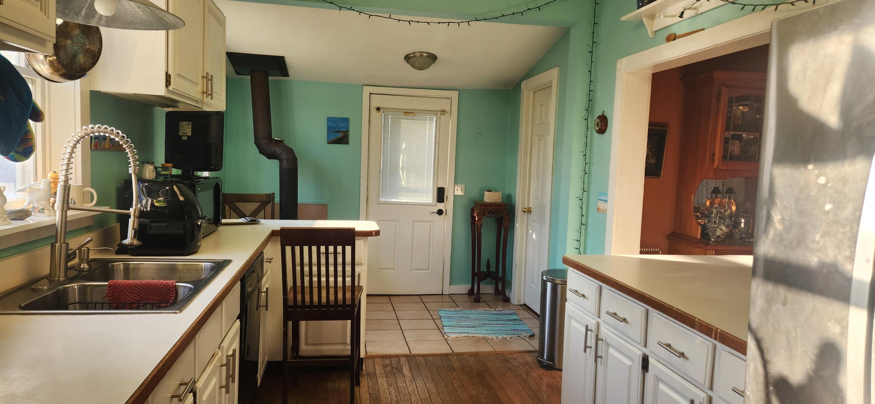 4789 Nichols Road Mason, MI 48854 - Photo 3 of 17 4789 kitchen entry