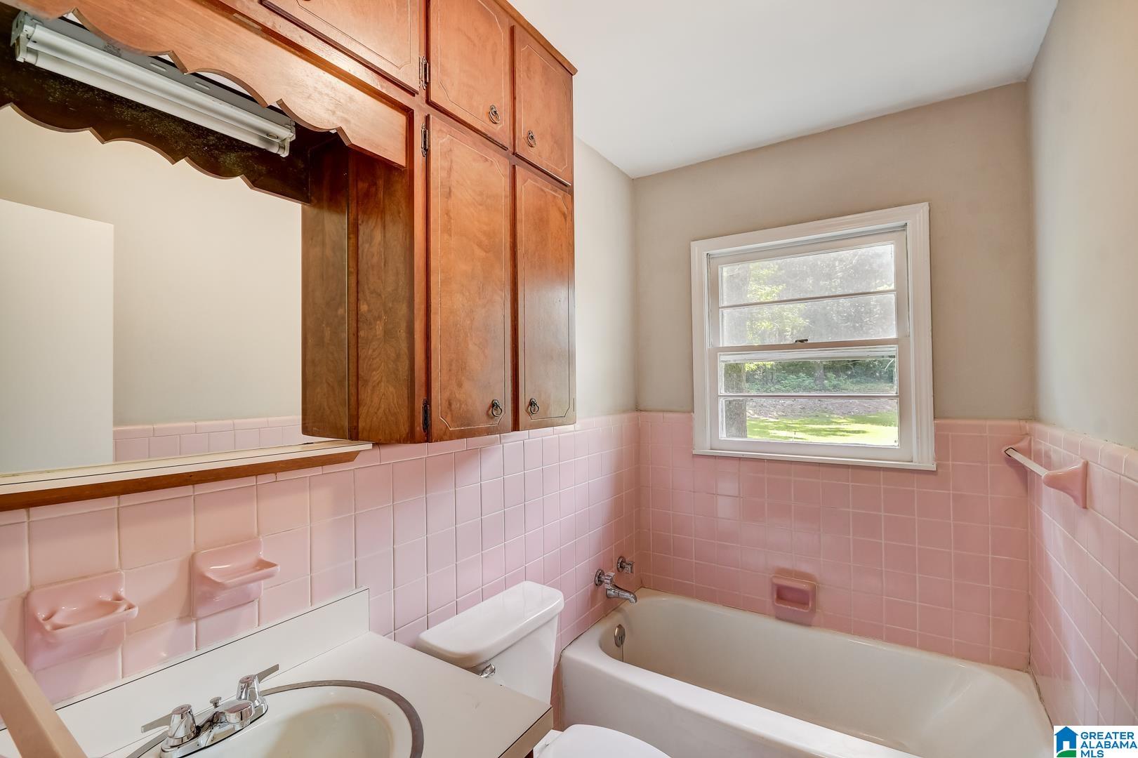 309 Sun Valley Road Birmingham, AL 35215 - Photo 6 of 31