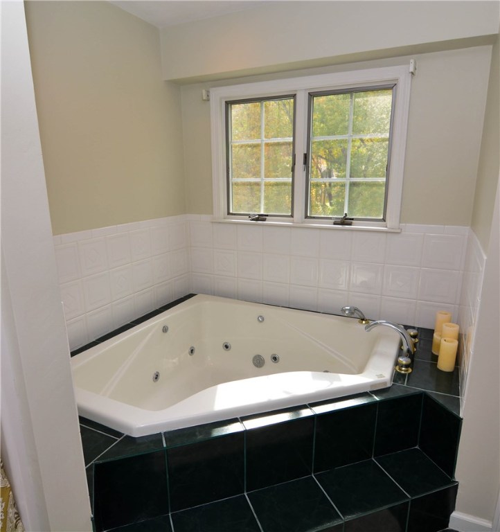 40 Fox Run Cranston, RI 02921 - Photo 26 of 40 Gallery Image 26