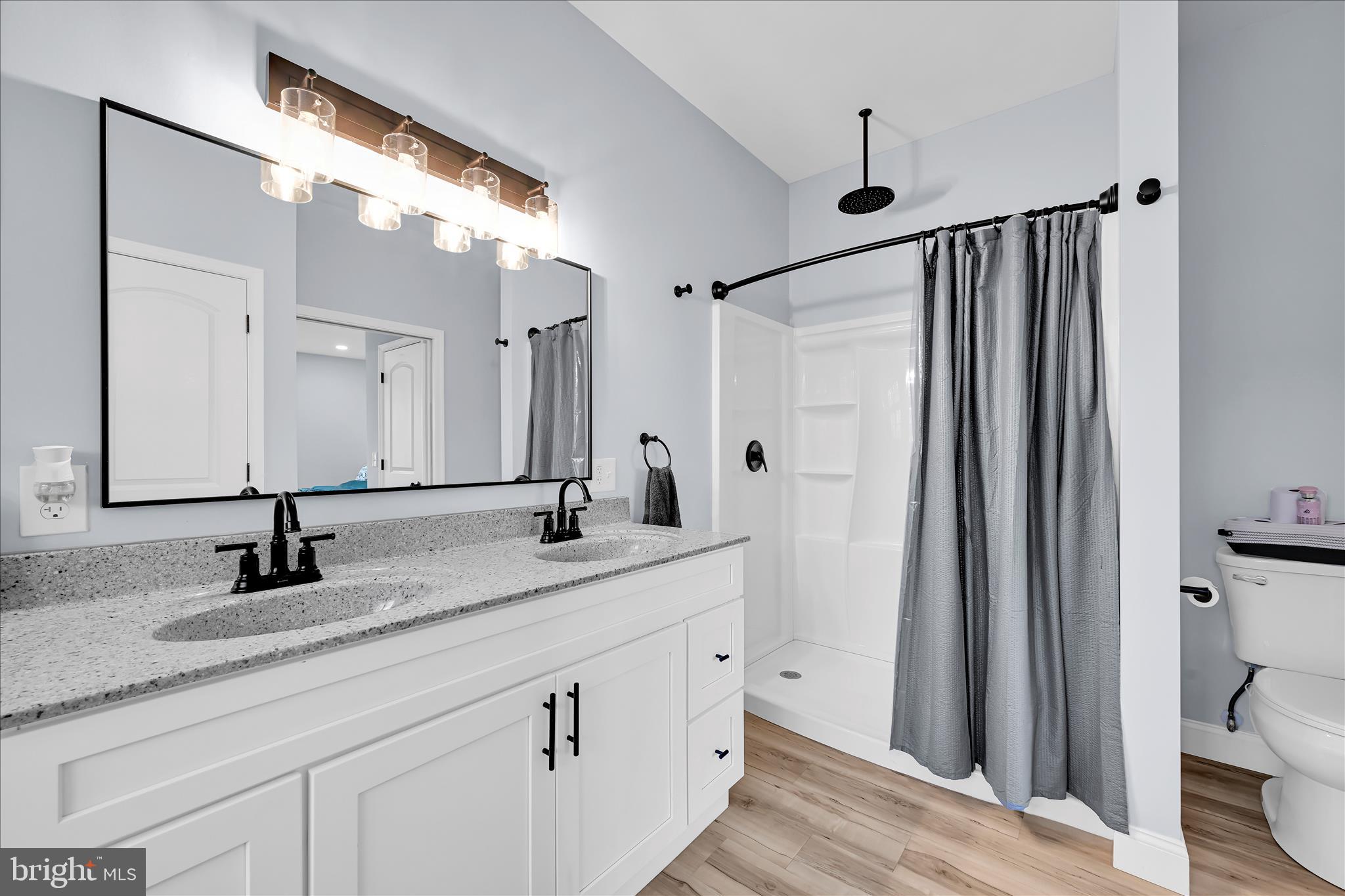 2739 Cedar Run Road Lebanon, PA 17046 - Photo 23 of 58 Bathroom