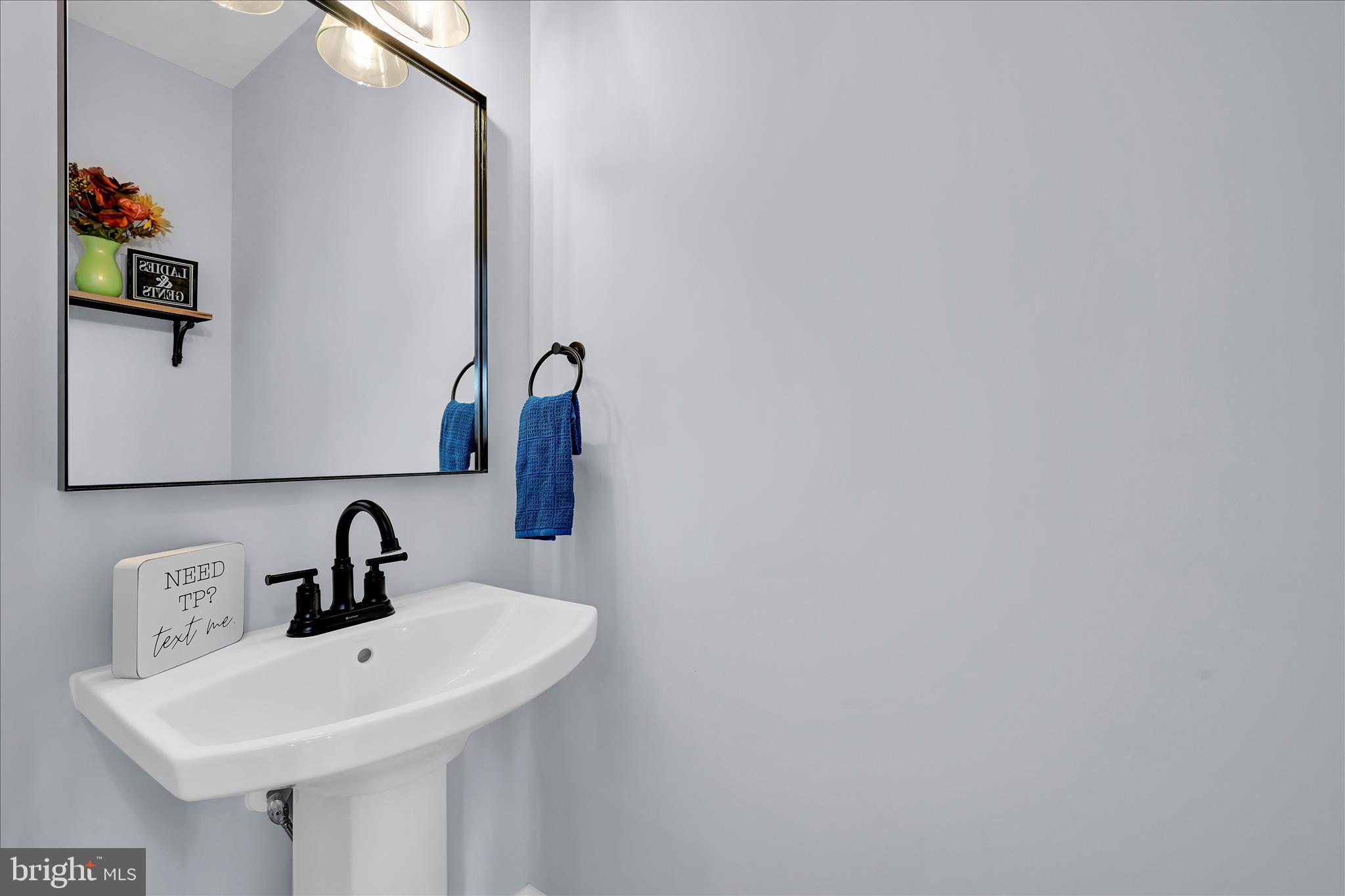 2739 Cedar Run Road Lebanon, PA 17046 - Photo 33 of 58 Powder Room