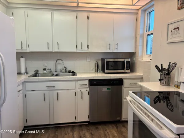 $3,000 | 4000 Ocean Beach Boulevard, Unit 2J, Cocoa Beach, FL 32931