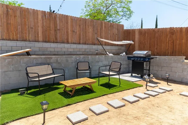 $300,000 | 61539 Sunburst Drive, Joshua Tree, CA 92252