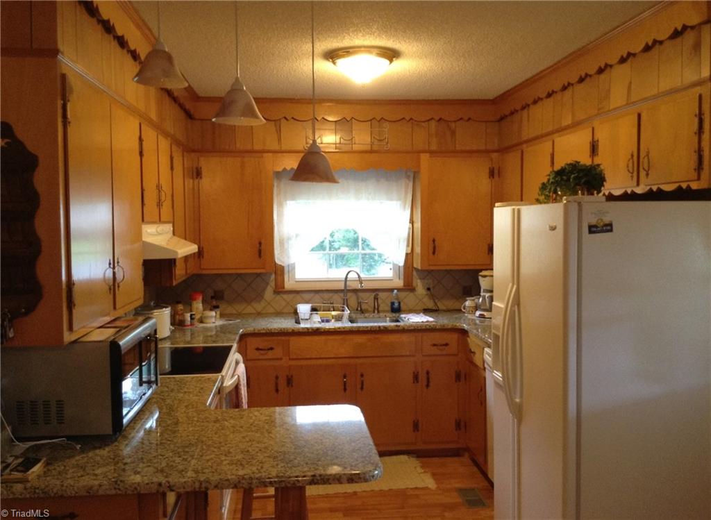 112 Blue Ridge Road State Road, NC 28676 - Photo 5 of 11 Gallery Image 5