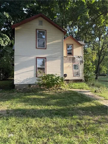 $29,900 | 235 West 7th Avenue, Garnett, KS 66032