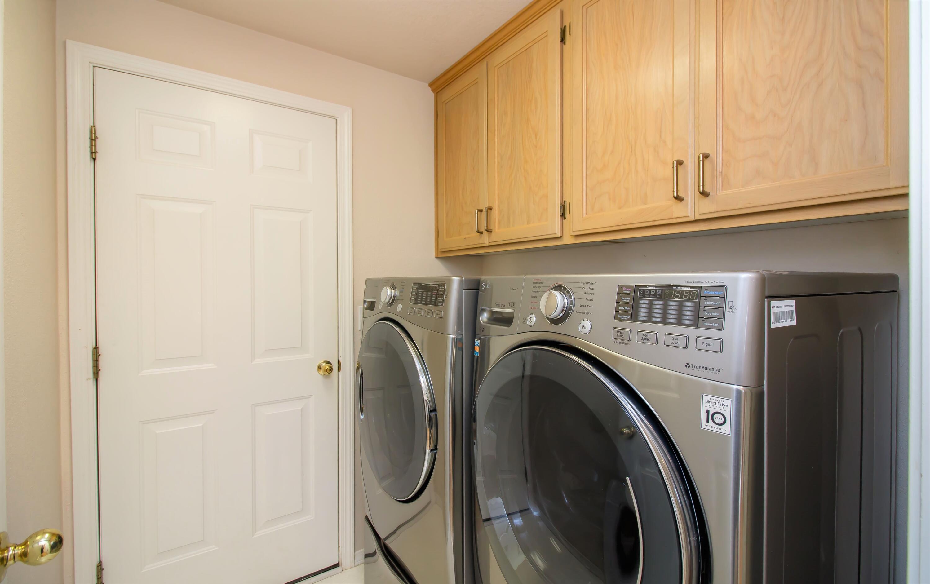 135 Suncrest Road Talent, OR 97540 - Photo 23 of 31 Laundry