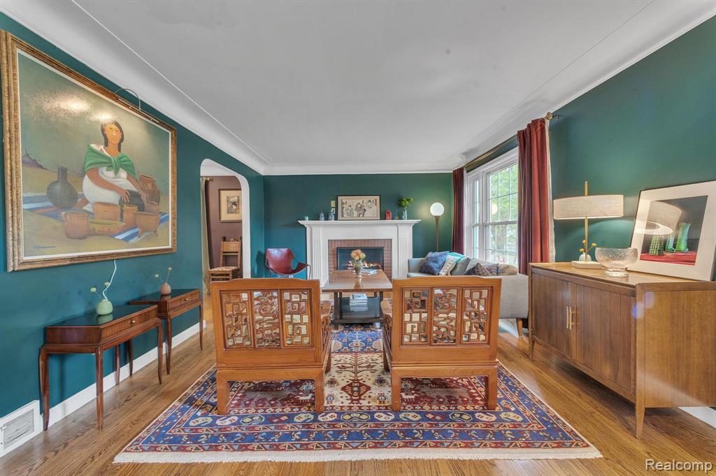 421 Maison Road Grosse Pointe Farms, MI 48236 - Photo 8 of 44