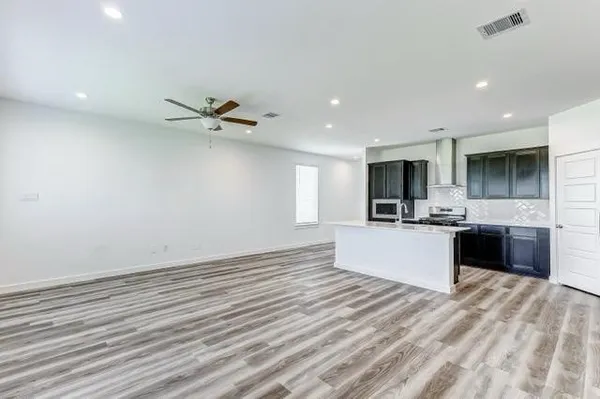 $2,500 | 12322 Churchill Downs Drive, Houston, TX 77047