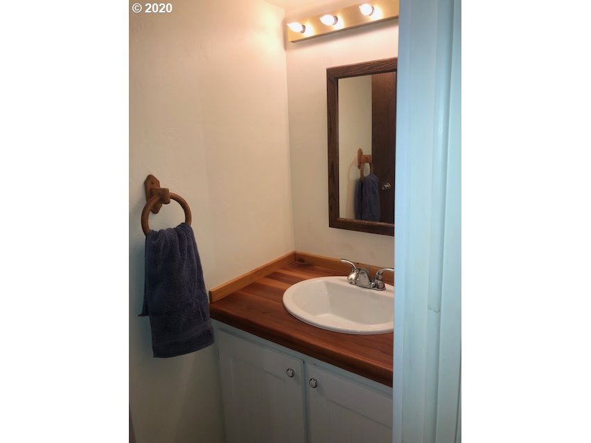 1200 Kristi Loop Lakeside, OR 97449 - Photo 5 of 20 Gallery Image 5