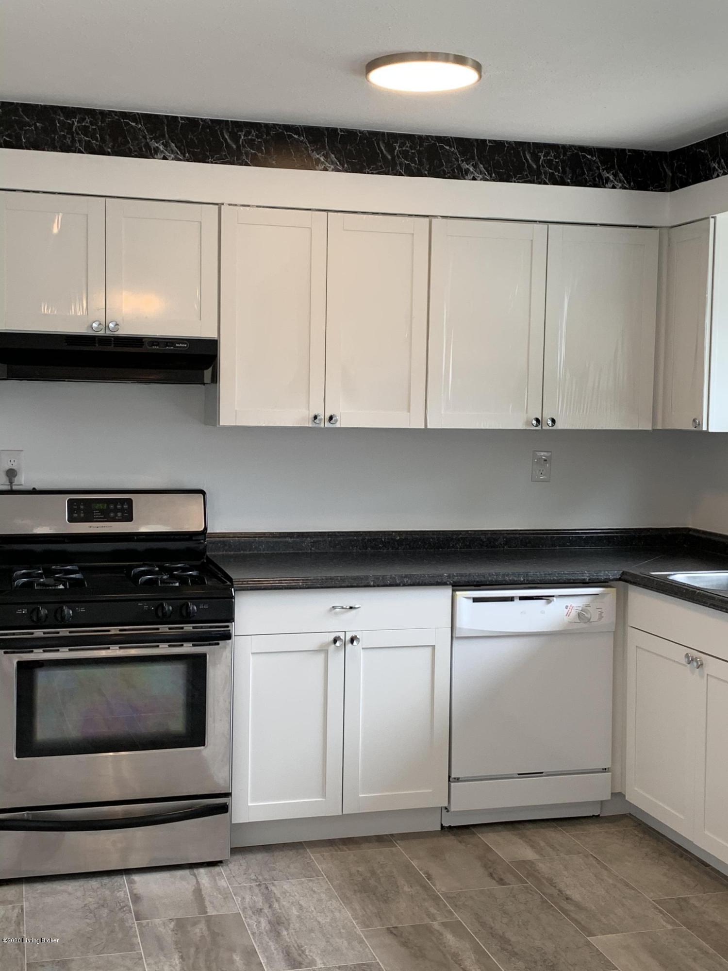 3422 Sumac Road Louisville, KY 40216 - Photo 7 of 44 988F4DA5-1543-41CA-8240-83D75BDCD416