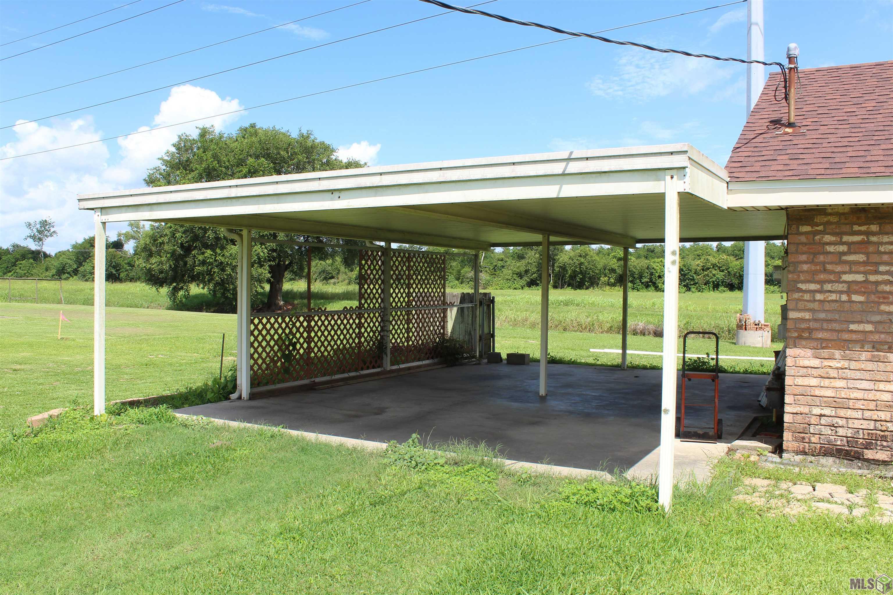574 Hospital Drive Raceland, LA 70394 - Photo 2 of 16
